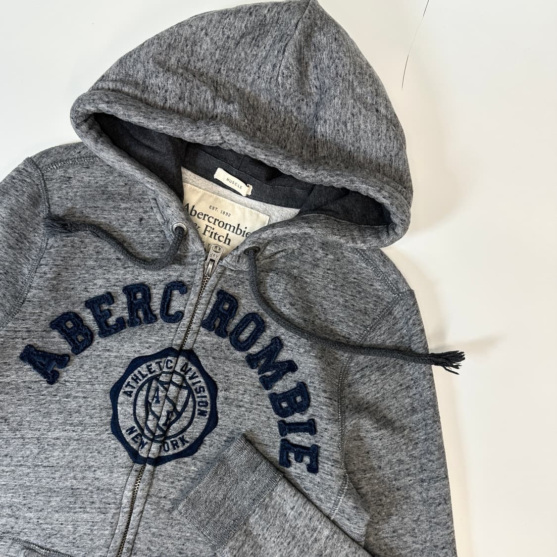 아베크롬비 스펠로고 데미지커팅 후드집업  상품이미지1