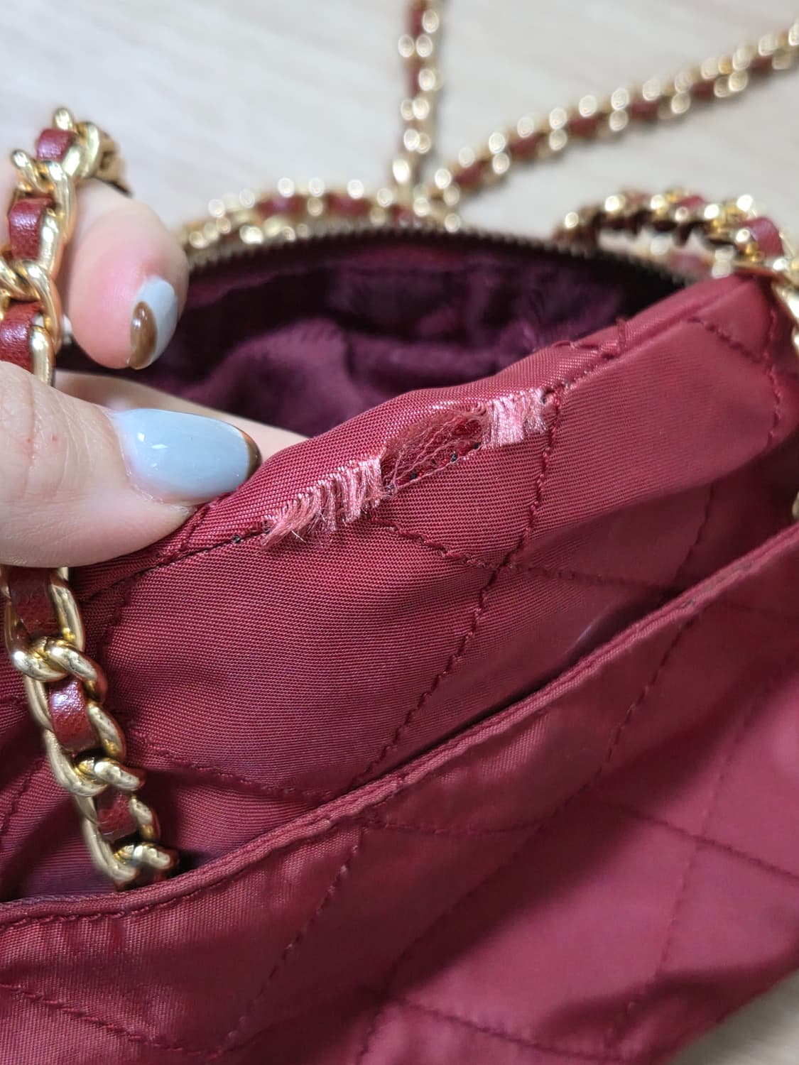 프라다 레드 나일론 퀼팅 체인 미니백(정품 빈티지) 상품이미지3