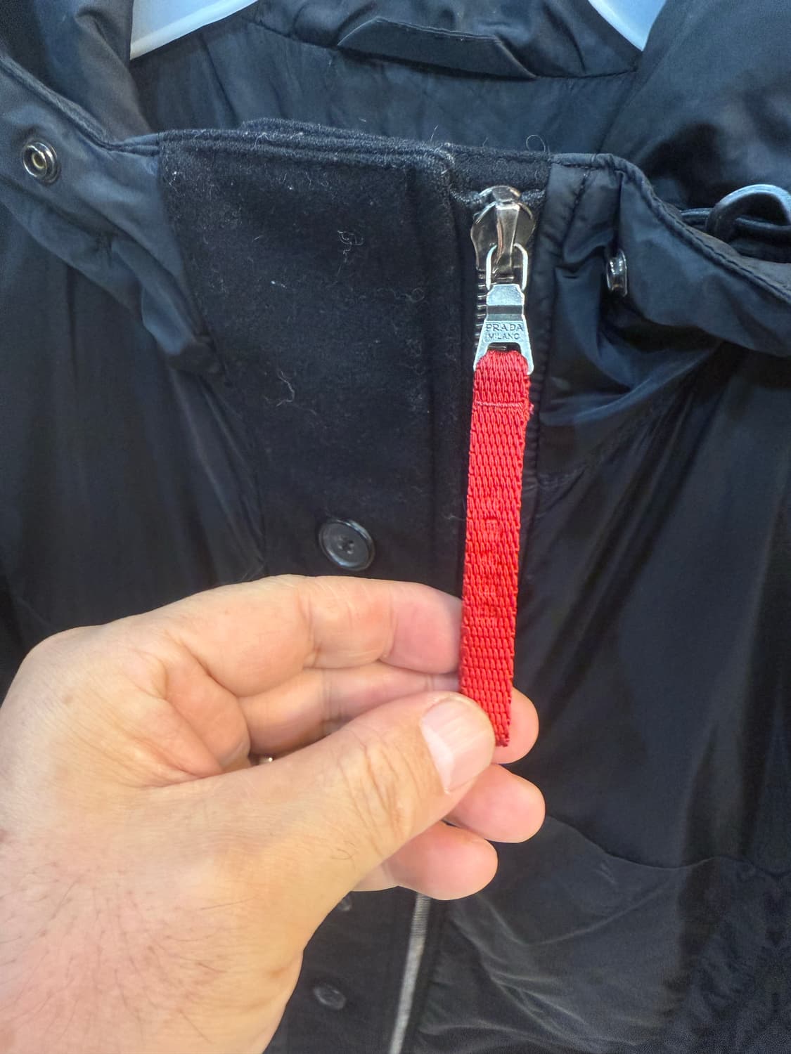 44/66 정품 프라다 후드 경량패딩 팝니다 상품이미지8