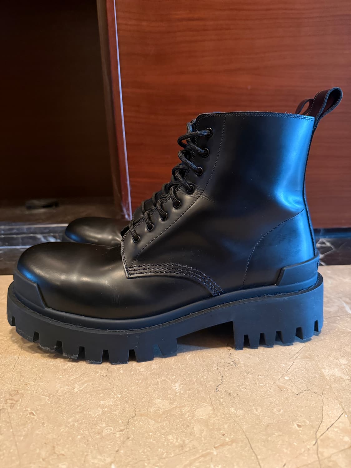 발렌시아가 스트라이크 컴뱃 부츠 42 팝니다 상품이미지2