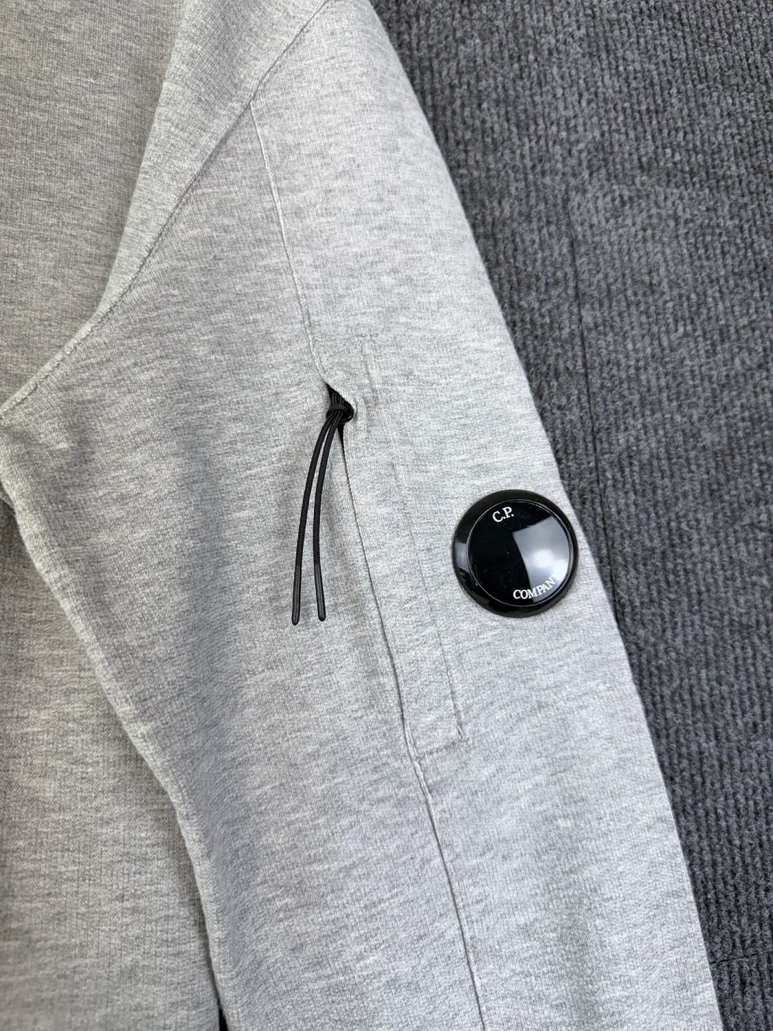 CP컴퍼니 고글렌즈 맨투맨 상품이미지3