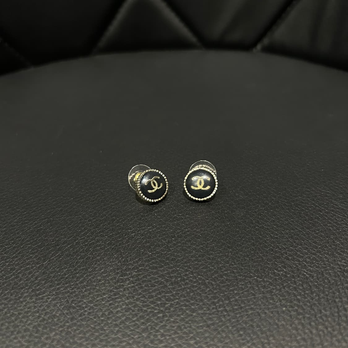 샤넬 메탈 레진 CC 제니 귀걸이 상품이미지2