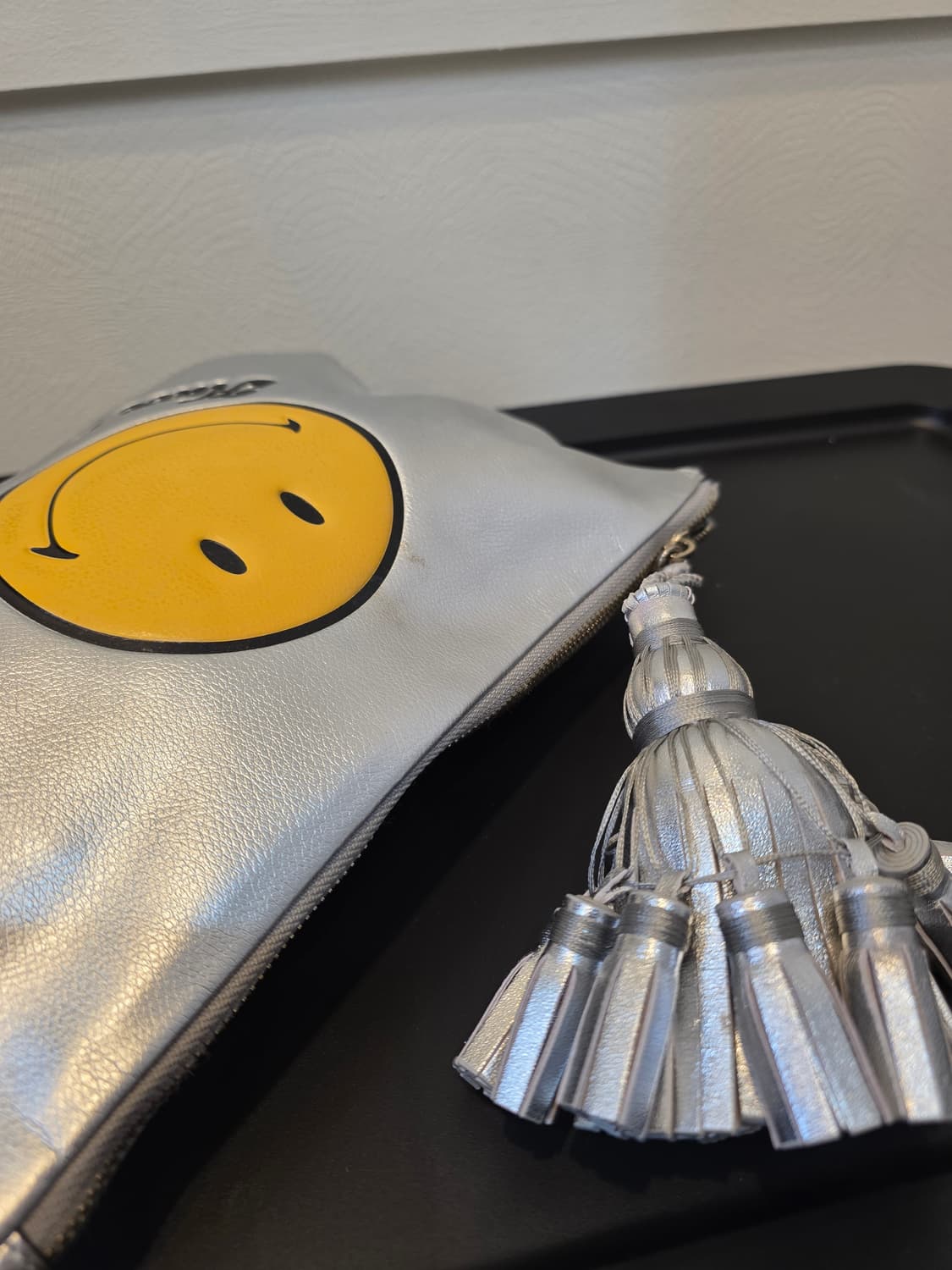 안냐 힌드마치 해브어 나이스데이 메탈릭 레더파우치 상품이미지5