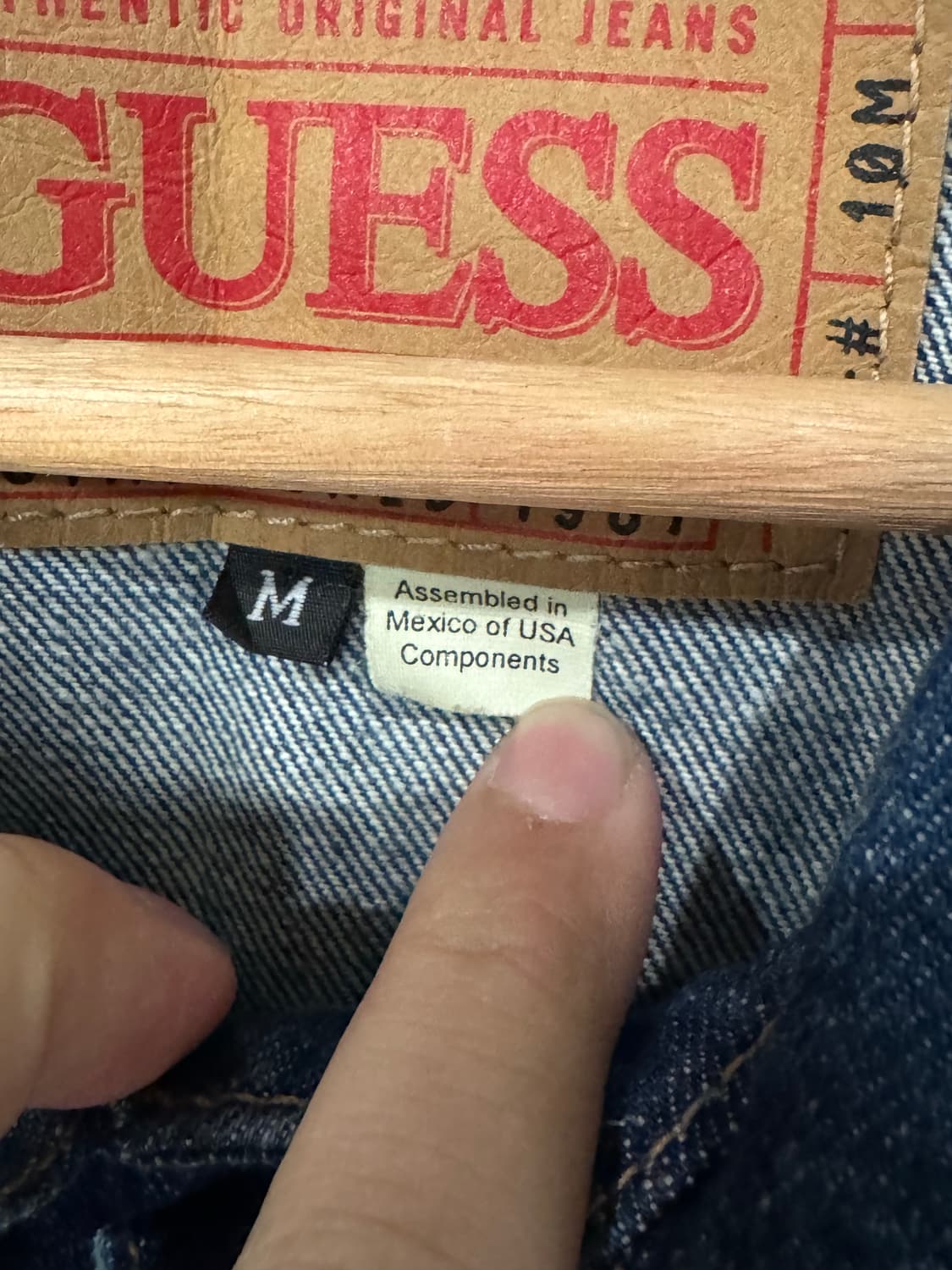 게스 USA 워시드 데님 트러커자켓  상품이미지4