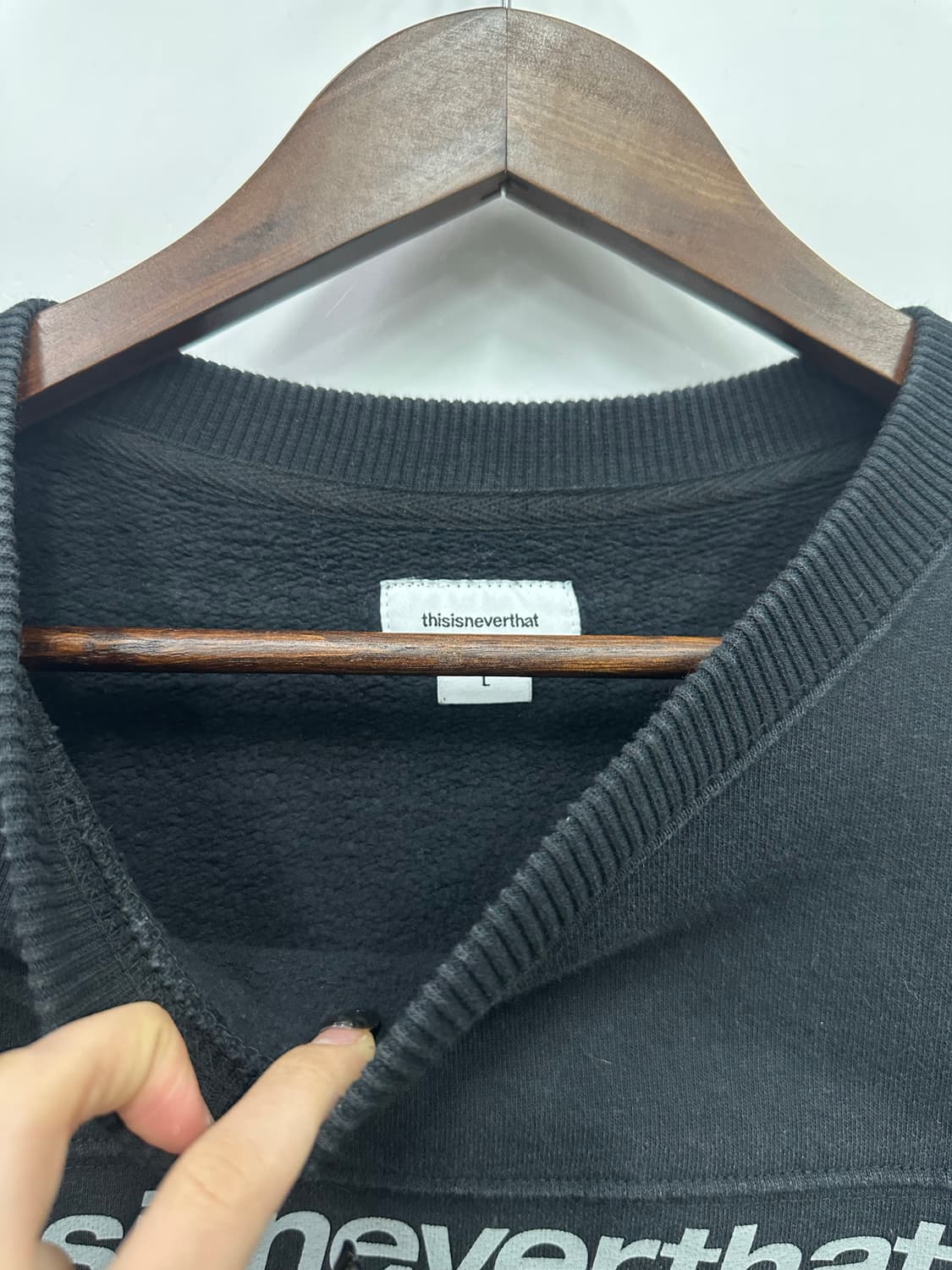 디스이즈네버댓 블랙 맨투맨  상품이미지2