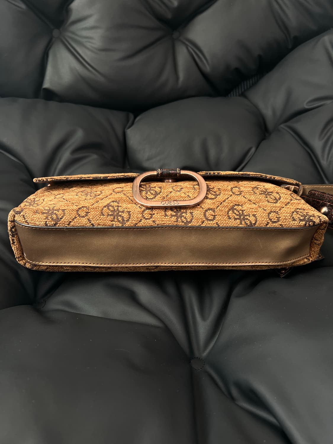 게스 Y2K 바게트백 상품이미지6