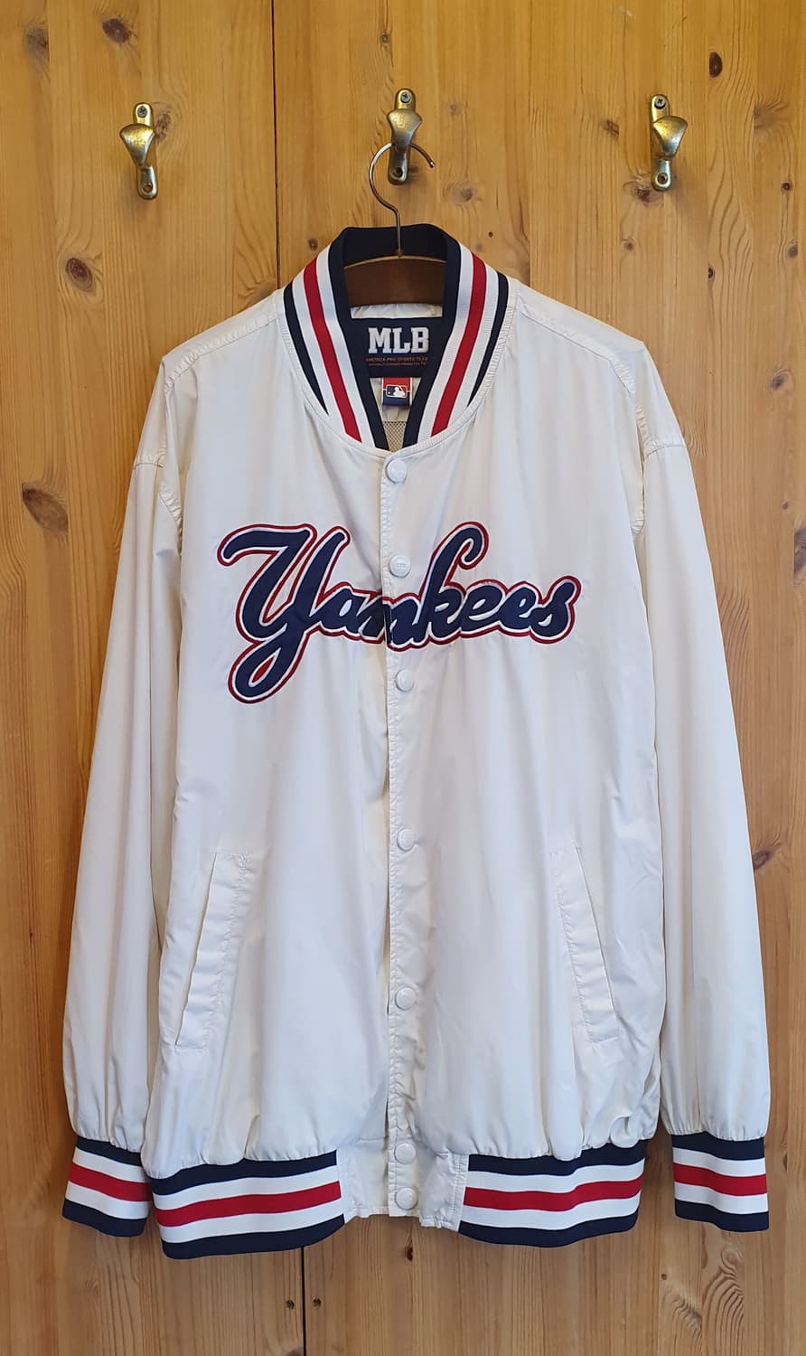 100.MLB 바시티 점퍼 상품이미지1