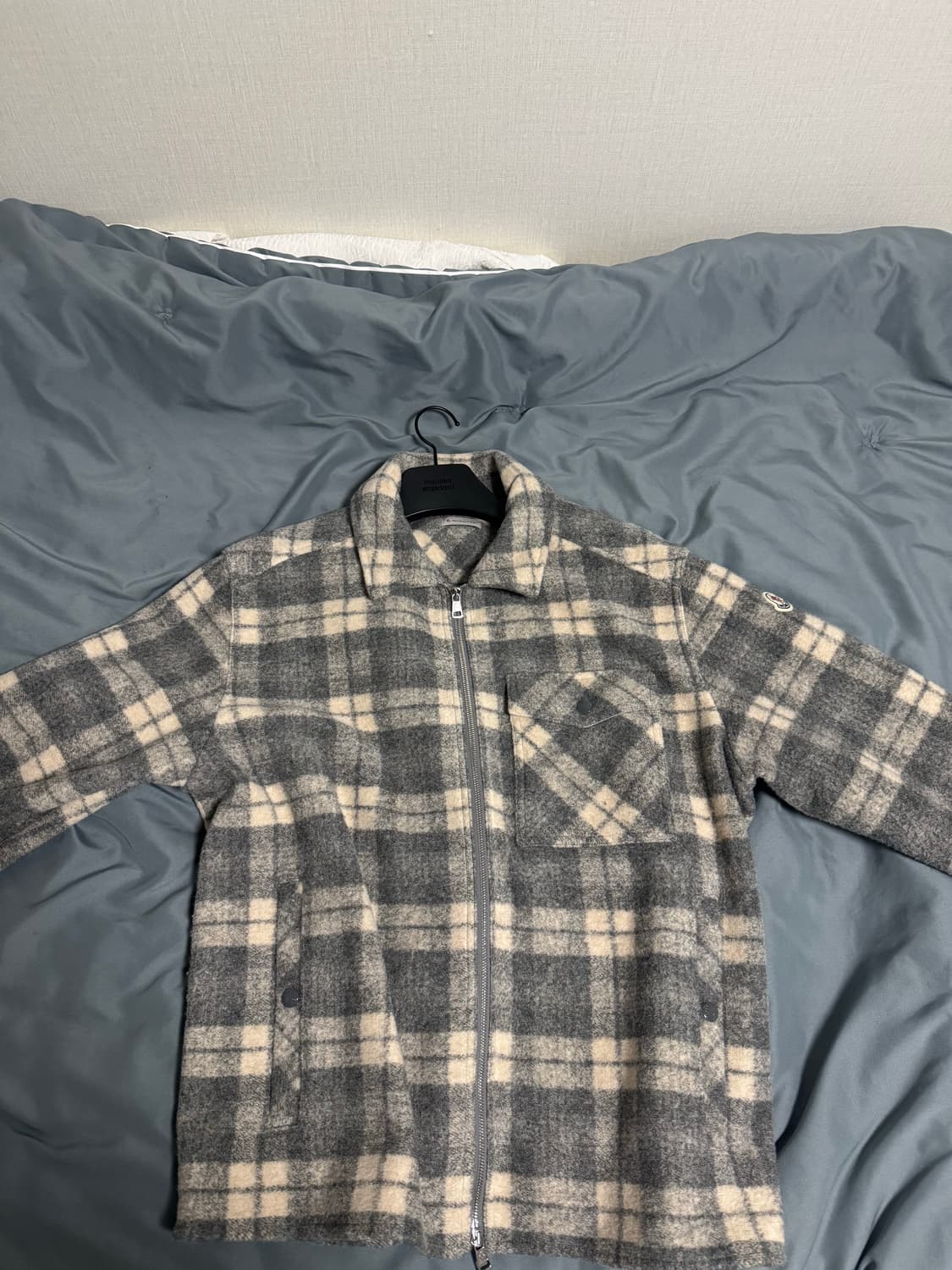 몽클레어 자켓 판매합니다. 상품이미지5