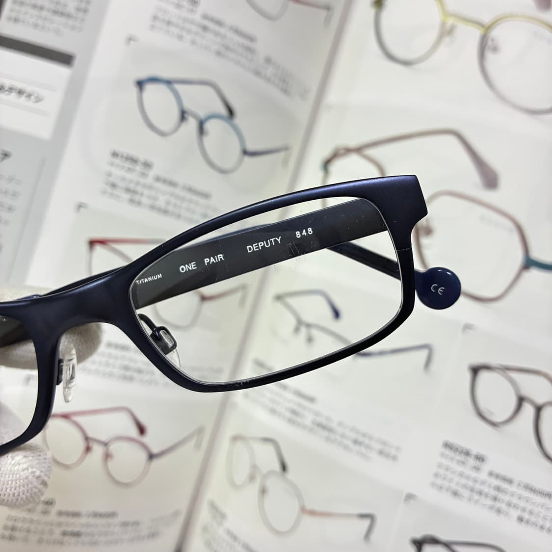l.a. EYEWORKS 엘에이 아이웍스 네이비 스퀘어 티타늄 안경 상품이미지2