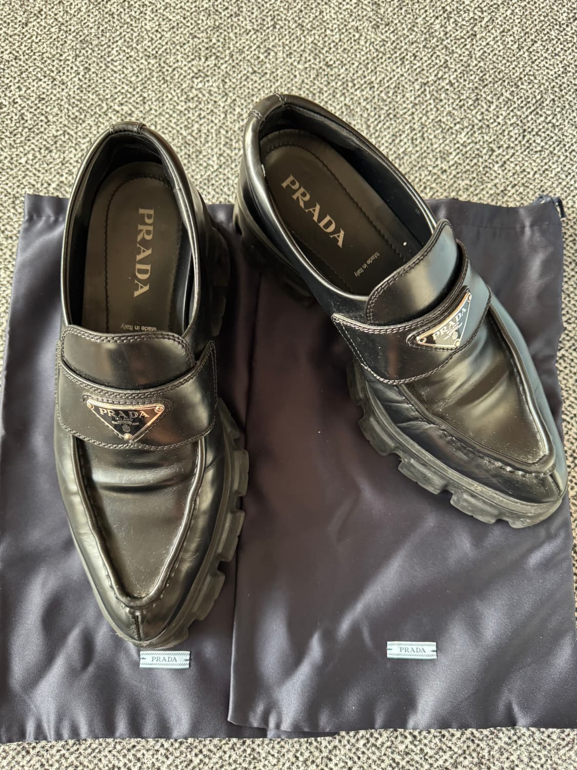 프라다 브러시드 로퍼 상품이미지2