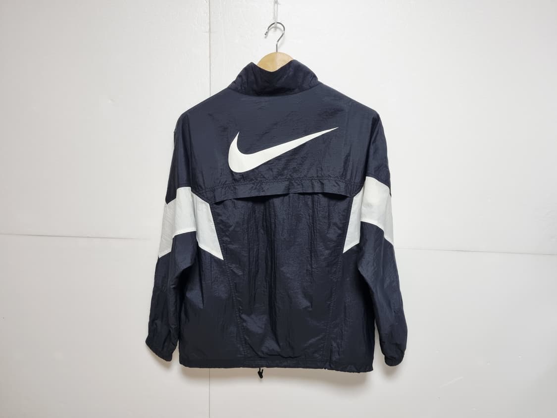 여성 정가13만 나이키 시그널 경량 윈드러너 바람막이 자켓 트레이닝복 상품이미지2