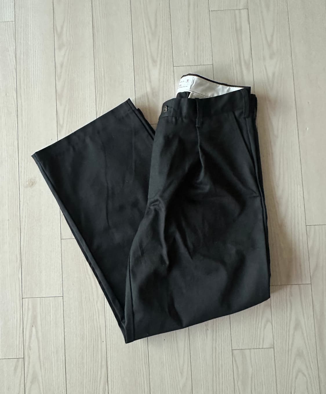 저널스탠다드 x 유니버셜 오버랠 헤리티지라인 원턱와이드팬츠 상품이미지2