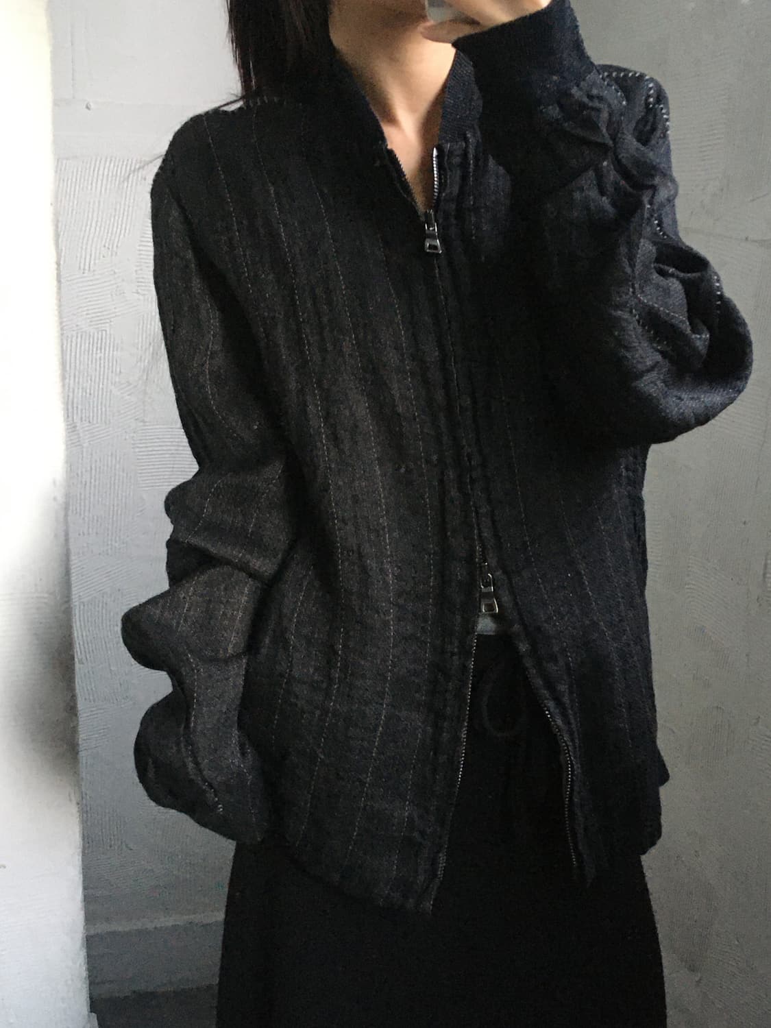 TRANSIT 트랜짓 블랙 컬러 투웨이 지퍼 져지 상품이미지1