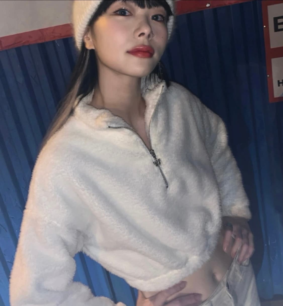 [새상품] 하이스쿨디스코 퍼 크롭 탑 상품이미지1