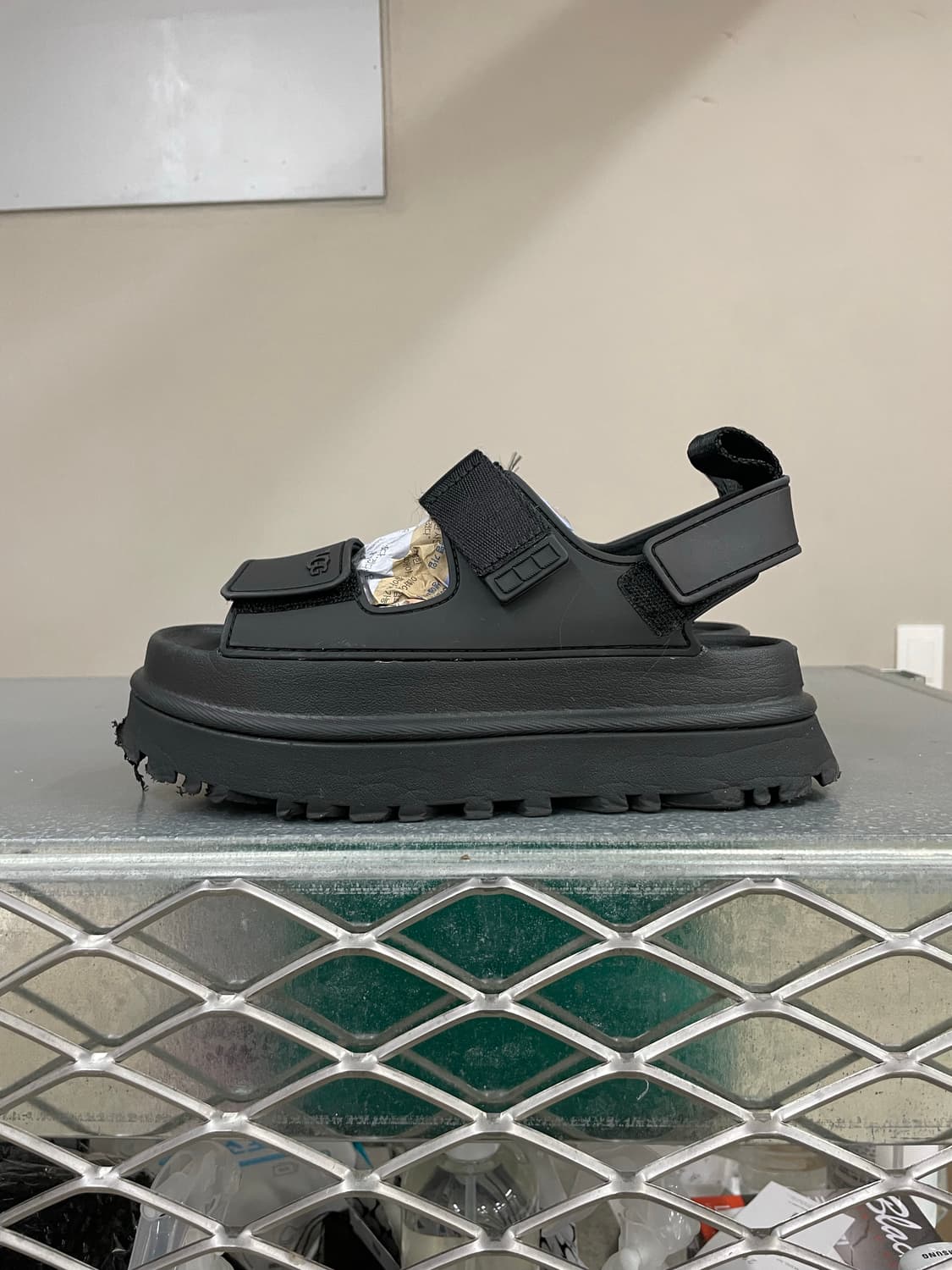 어그 골든글로우 바이슨 블랙 220 상품이미지1