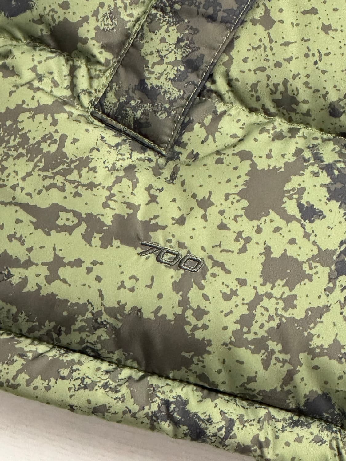 노스페이스 카모 눕시 700 필파워 베스트 M 상품이미지4