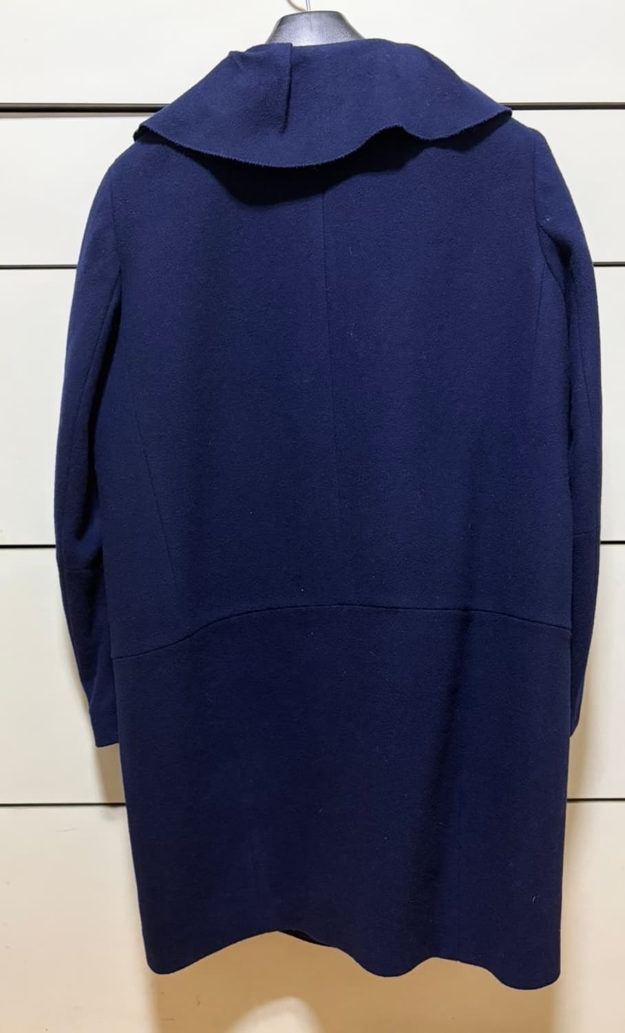 린(LYNN) 빅 러플 핸드메이드 울 코트 (네이비 / 66사이즈) 상품이미지2