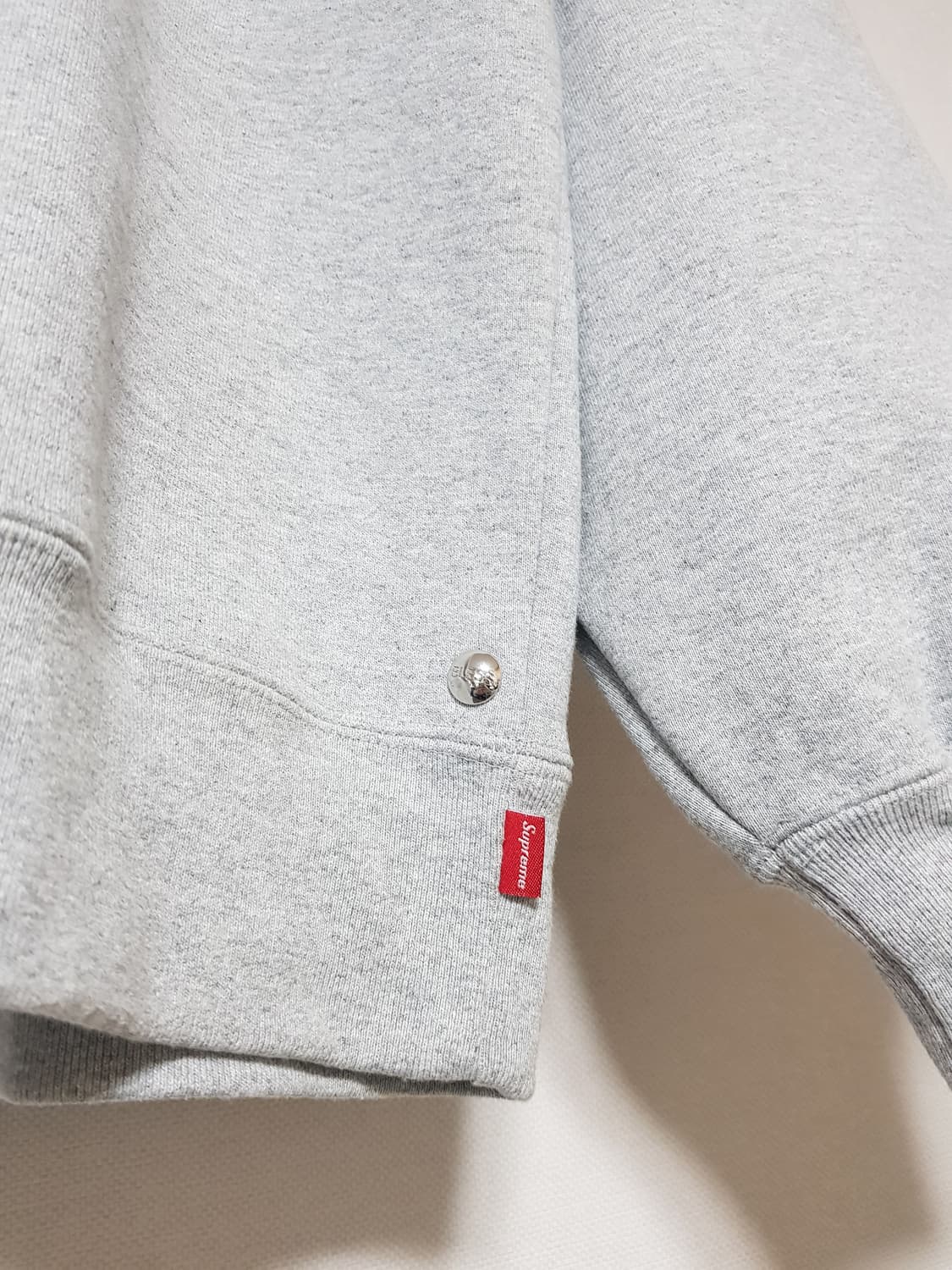 슈프림 블레스 맨투맨 티셔츠 그레이 23FW 상품이미지5