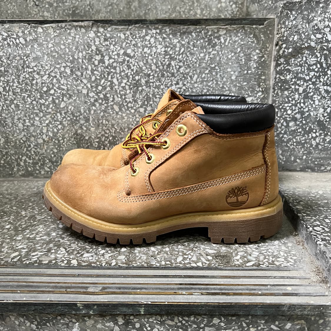 팀버랜드 워터프루프 추카 부츠 위트 누벅 상품이미지2