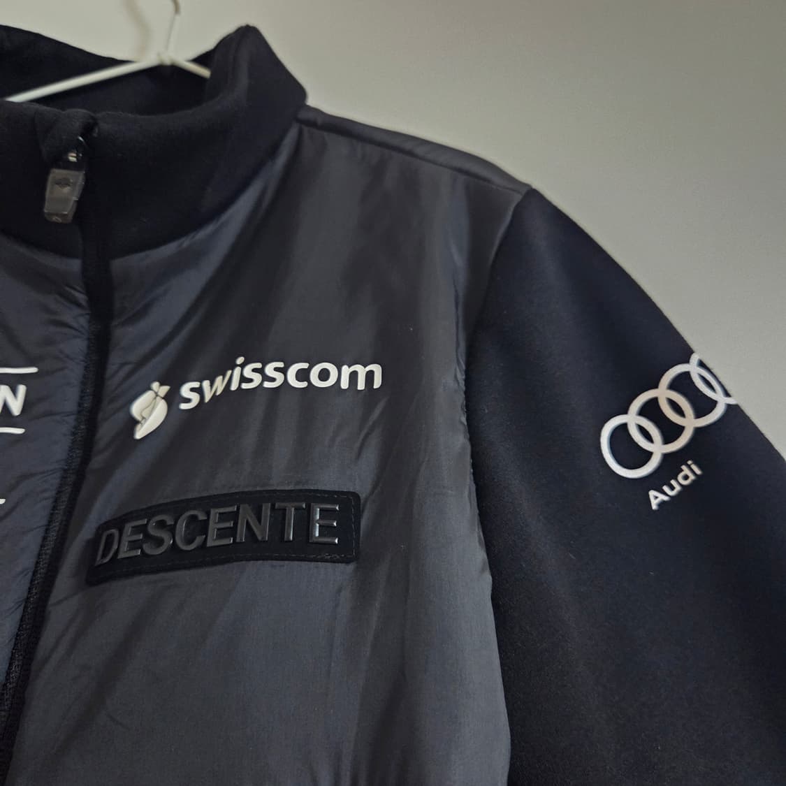 데상트 스위스 스키팀 아우디 스폰서 후리스 키즈 집업 상품이미지3