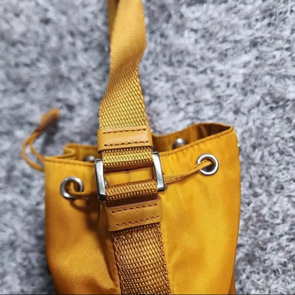 프라다 버킷 토트백 상품이미지7