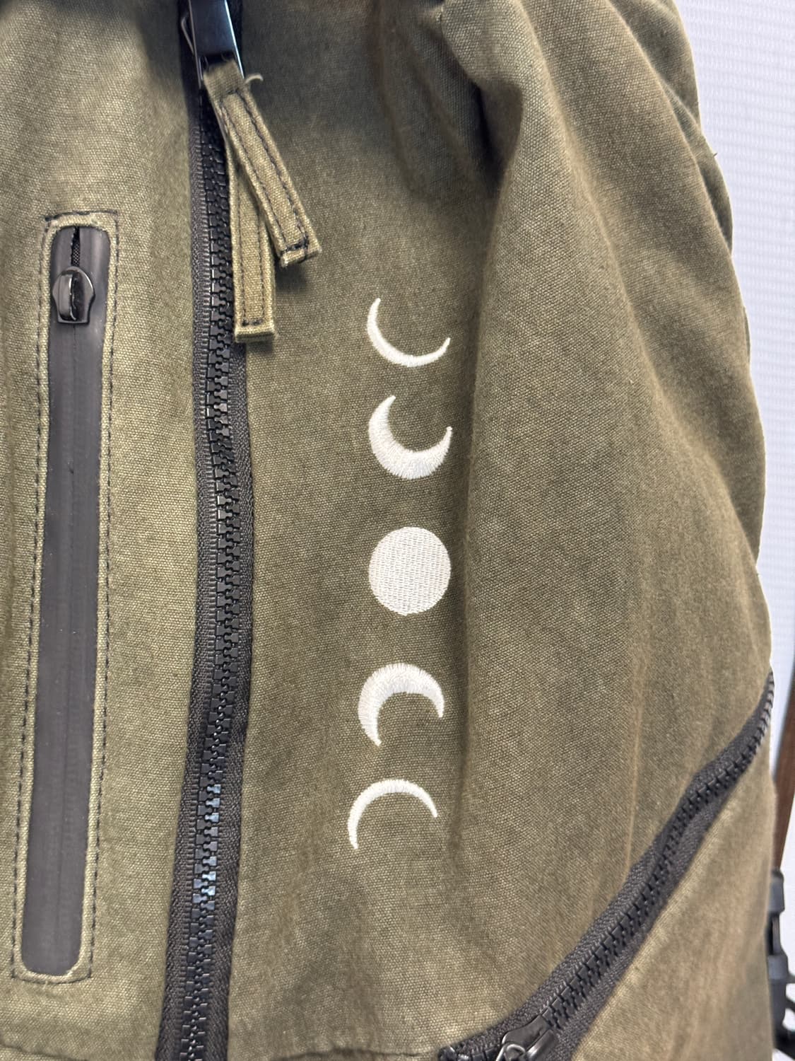 NYXX 자수 스냅 백팩 카키그레이 상품이미지2