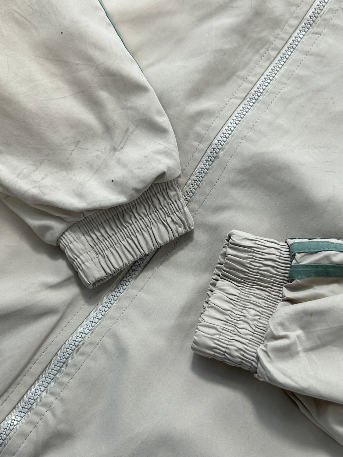 아디다스 올드스쿨 베이지 자켓  상품이미지4