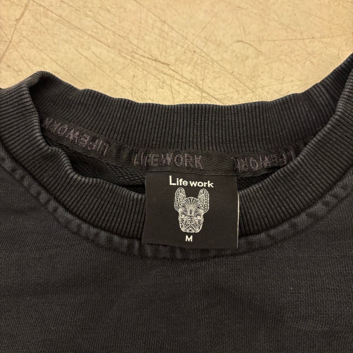 라이프워크 포켓 스몰로고 맨투맨 상품이미지4