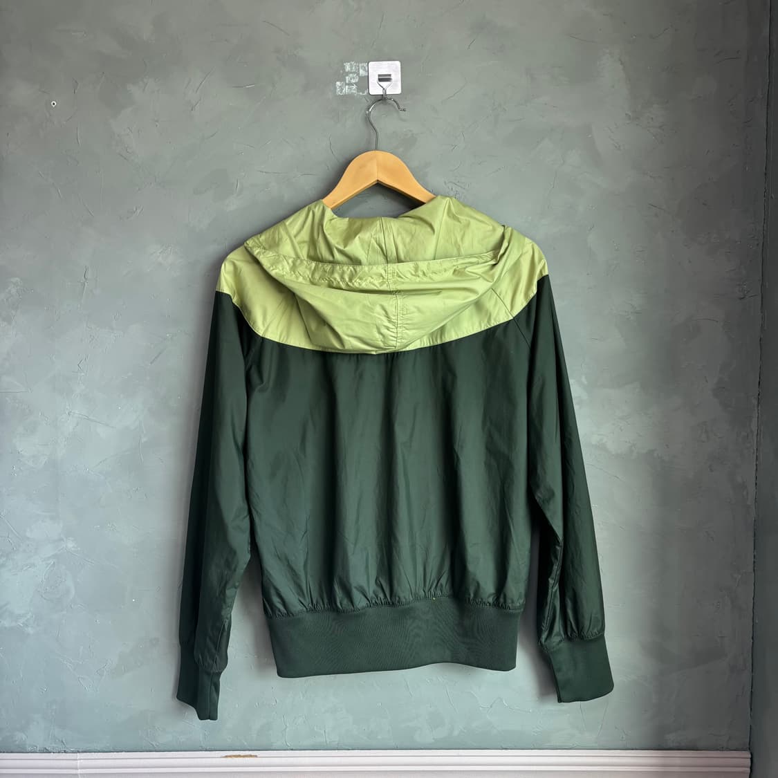 나이키 윈드러너 바람막이 연두 카키 그린 상품이미지4