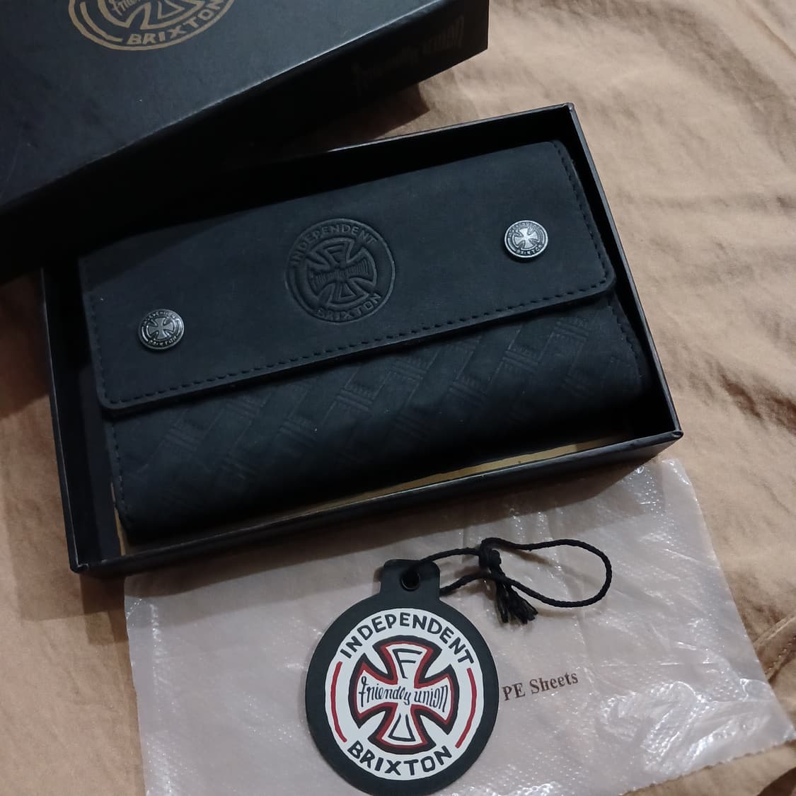 인디펜던트 × 브릭스톤 지갑 / 새제품 (빗포함) 상품이미지1