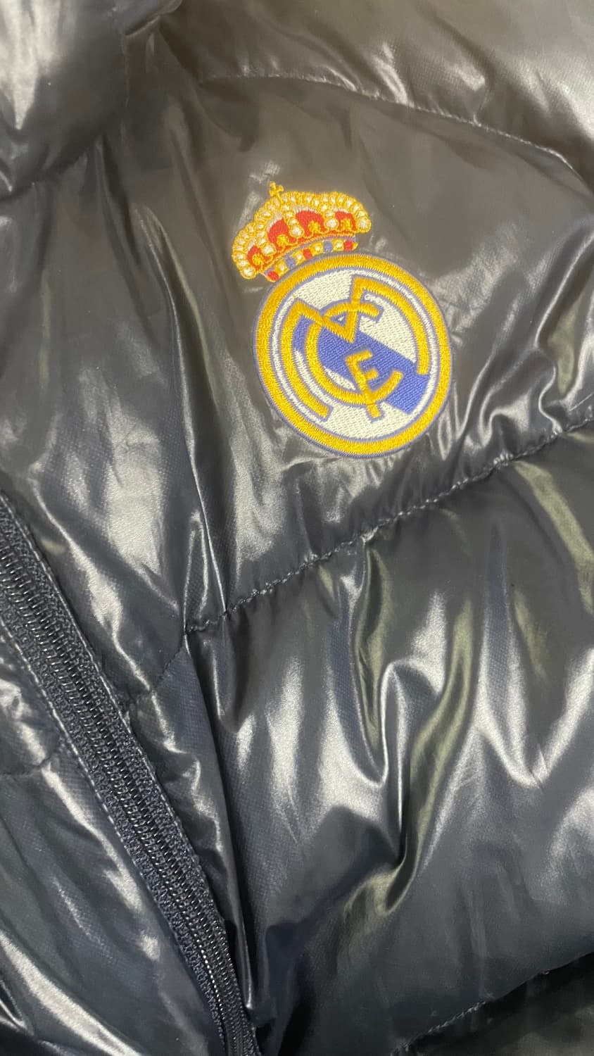 [95/M] 레알마드리드 정품 패딩 판매 상품이미지3