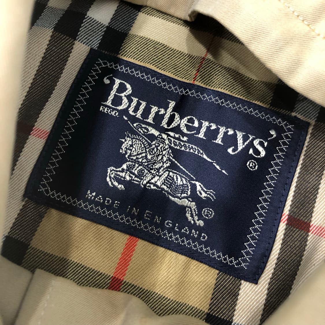 버버리 베이지 트렌치코트 상품이미지5