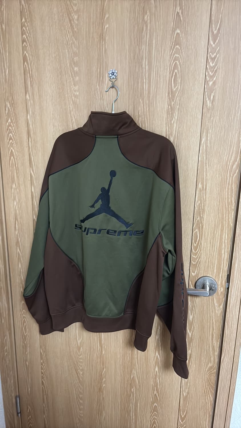 슈프림 조던 콜라보 자켓 상품이미지2