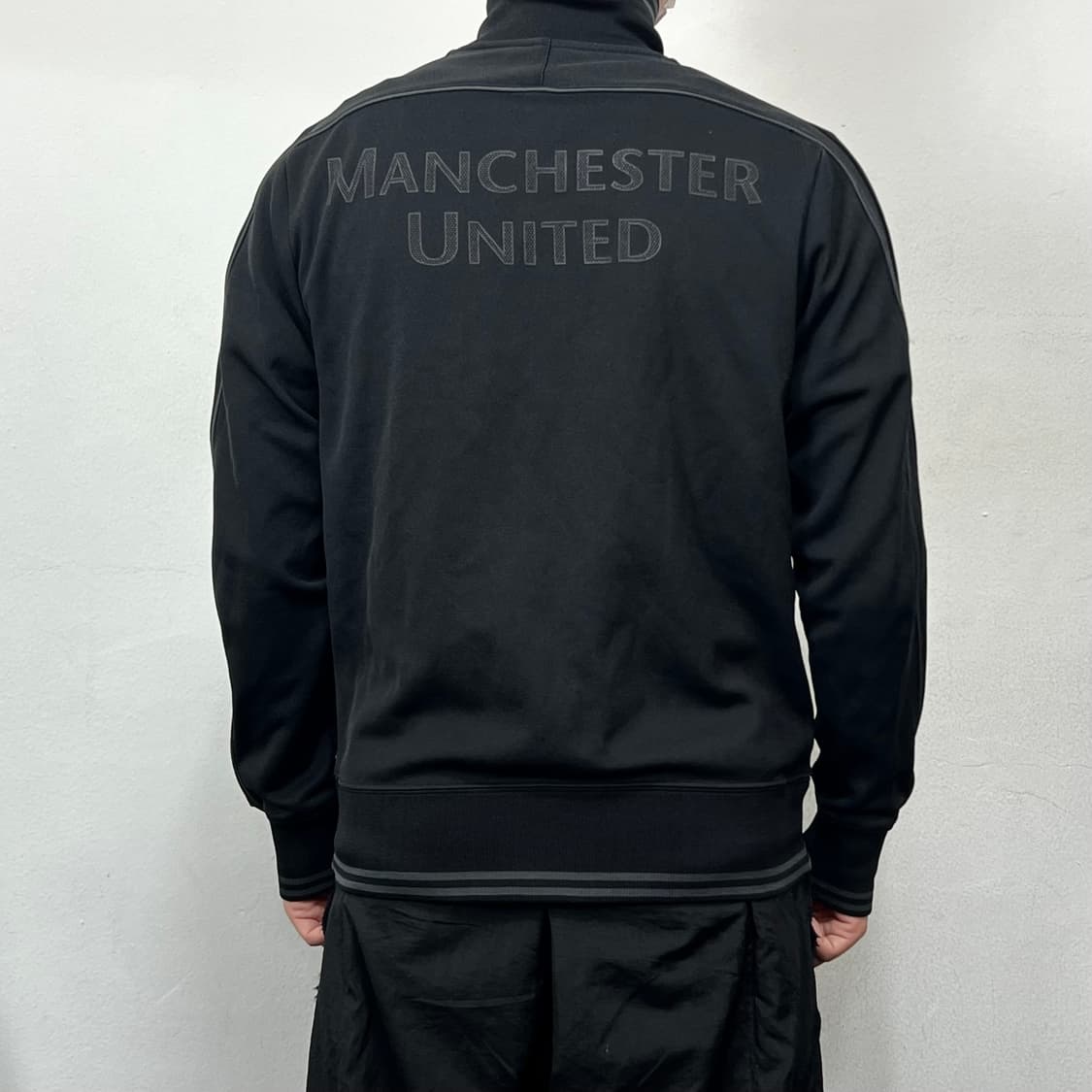 나이키 스우시 맨체스터 유나이티드 올블랙 트랙탑 져지 자켓 상품이미지4