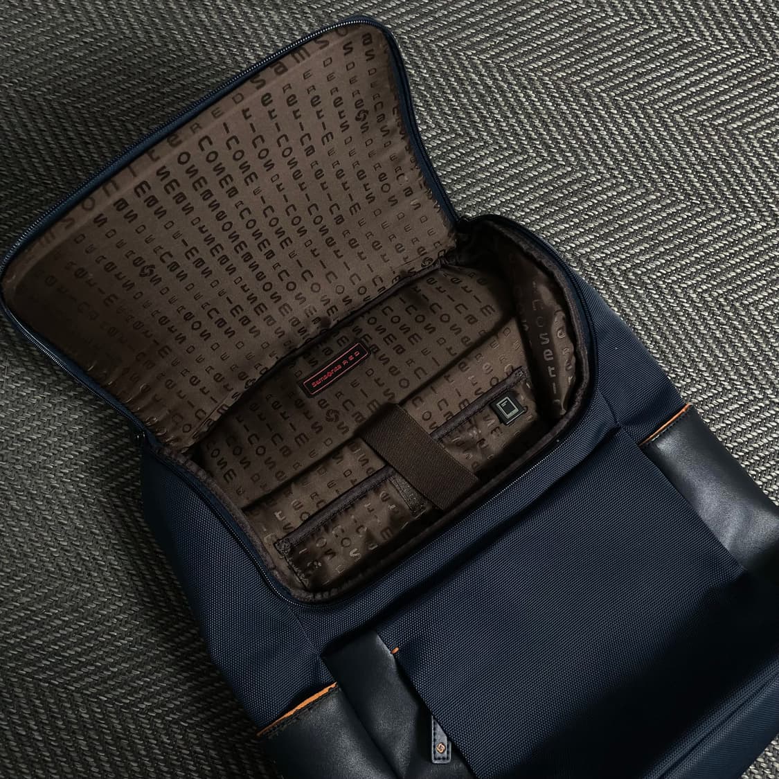 샘소나이트 미니멀 네이비 백팩o 4991 상품이미지5