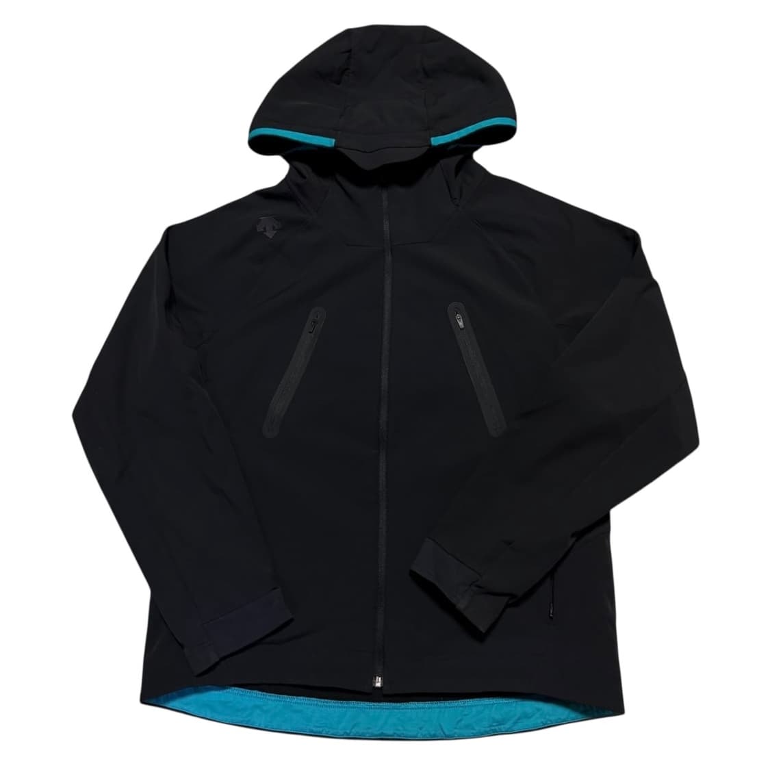 데상트 사이드로고 소프트쉘 후디 상품이미지1