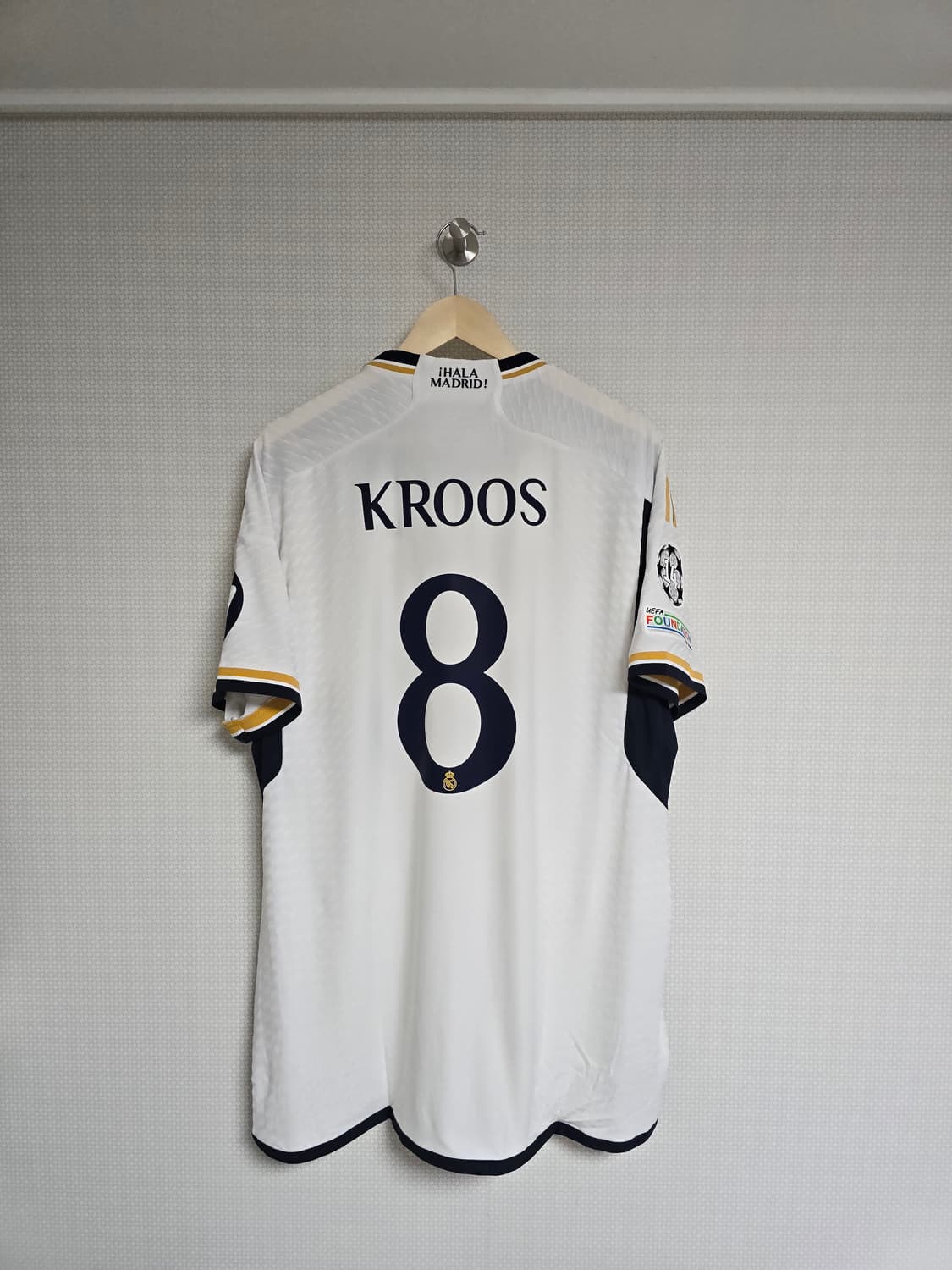 23-24 레알마드리드 홈 어센틱 유니폼 토니 크로스 상품이미지1