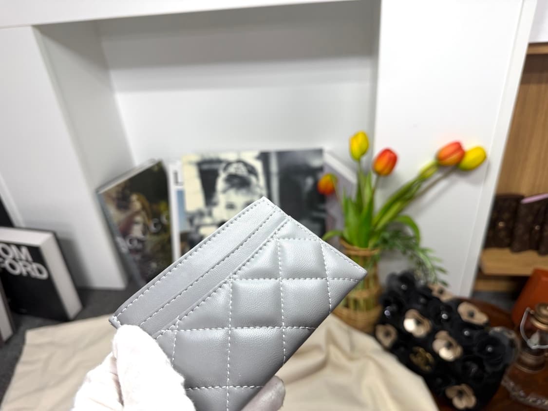 샤넬뷰티 램스킨 카드지갑 그레이 풀박스 상품이미지5