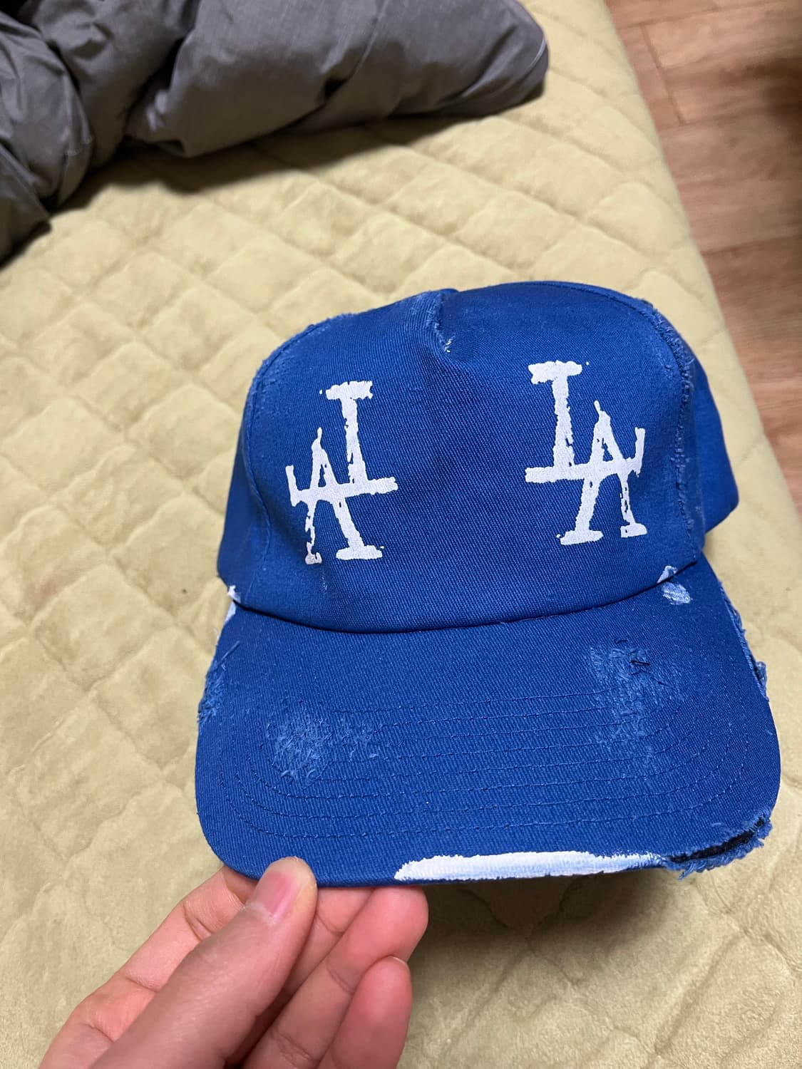 홀리데이 브랜드 lala 한정 모자 판매 상품이미지2