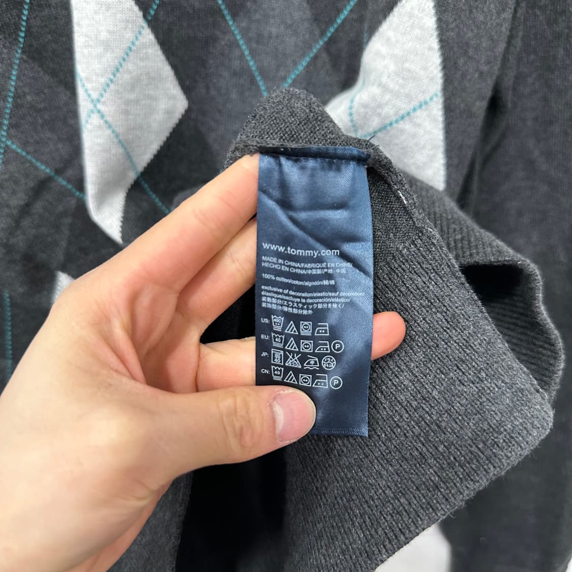 타미힐피거 브이넥 아가일 니트 상품이미지5