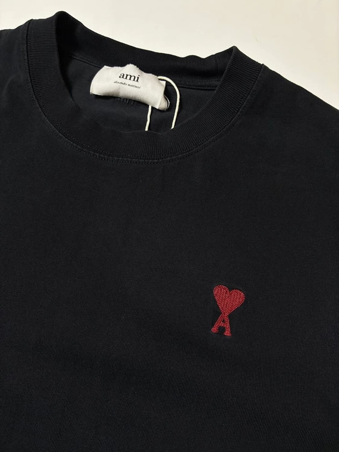 아미 AMI 스몰 하트 로고 반팔 티셔츠 PN9123 상품이미지3