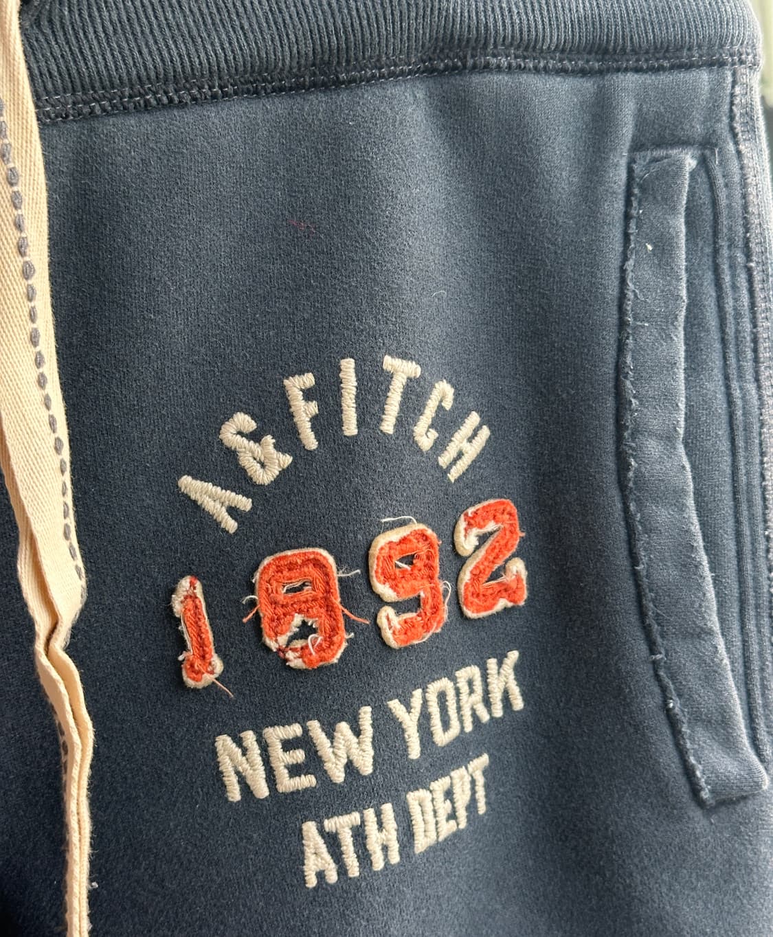 아베크롬비(A&F) 1892 자수 로고 헤비웨이트 팬츠 (Navy) 상품이미지7