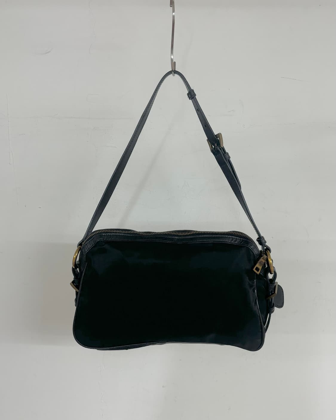 프라다 블랙 나일론 사피아노 가죽 크로스백 상품이미지4