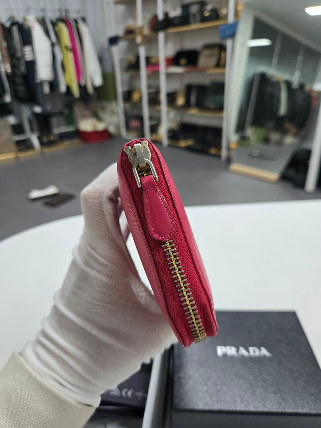 [50%할인] 프라다 사피아노 지퍼 장지갑 상품이미지4