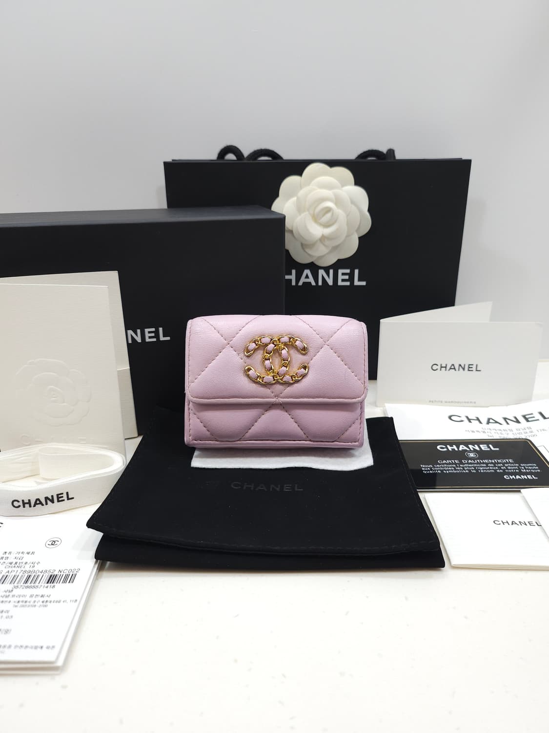 [정품] 샤넬 19 스몰 3단 플랩 지갑 AP1789 상품이미지1