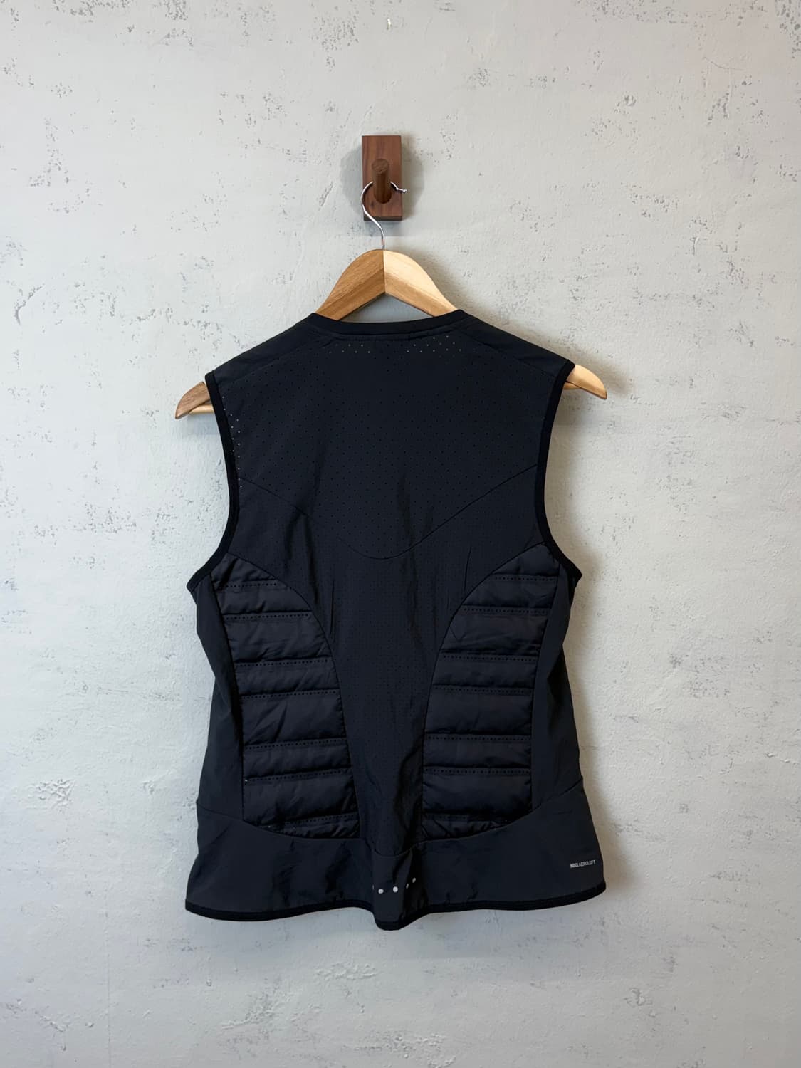 나이키 에어로로프트 러닝 베스트 상품이미지2