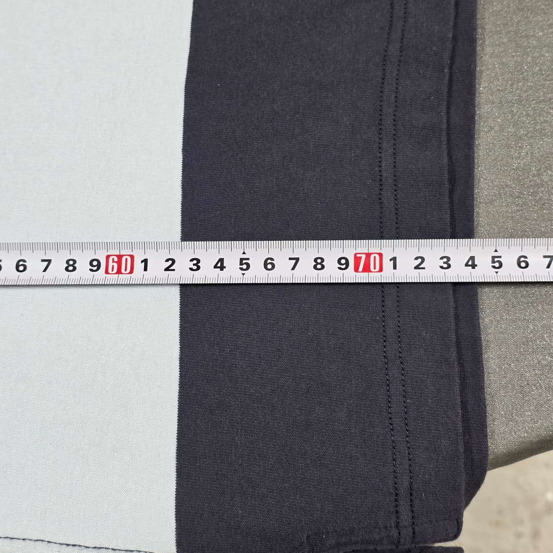 L 유니클로 JW앤더슨 오버사이즈 러거 스트라이프 럭비티 상품이미지8