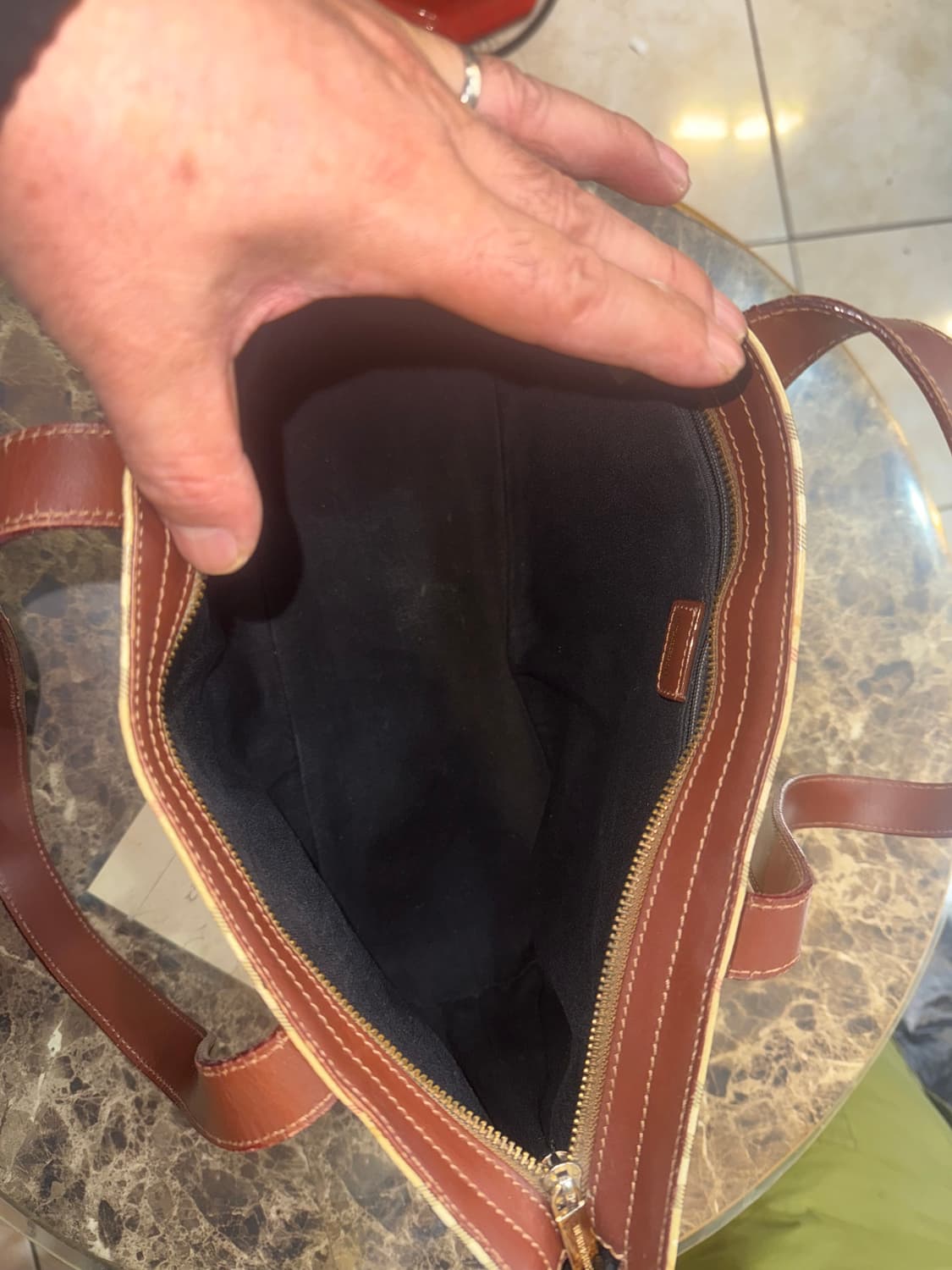 정품 버버리 노바체크 쇼퍼백 팝니다 상품이미지6