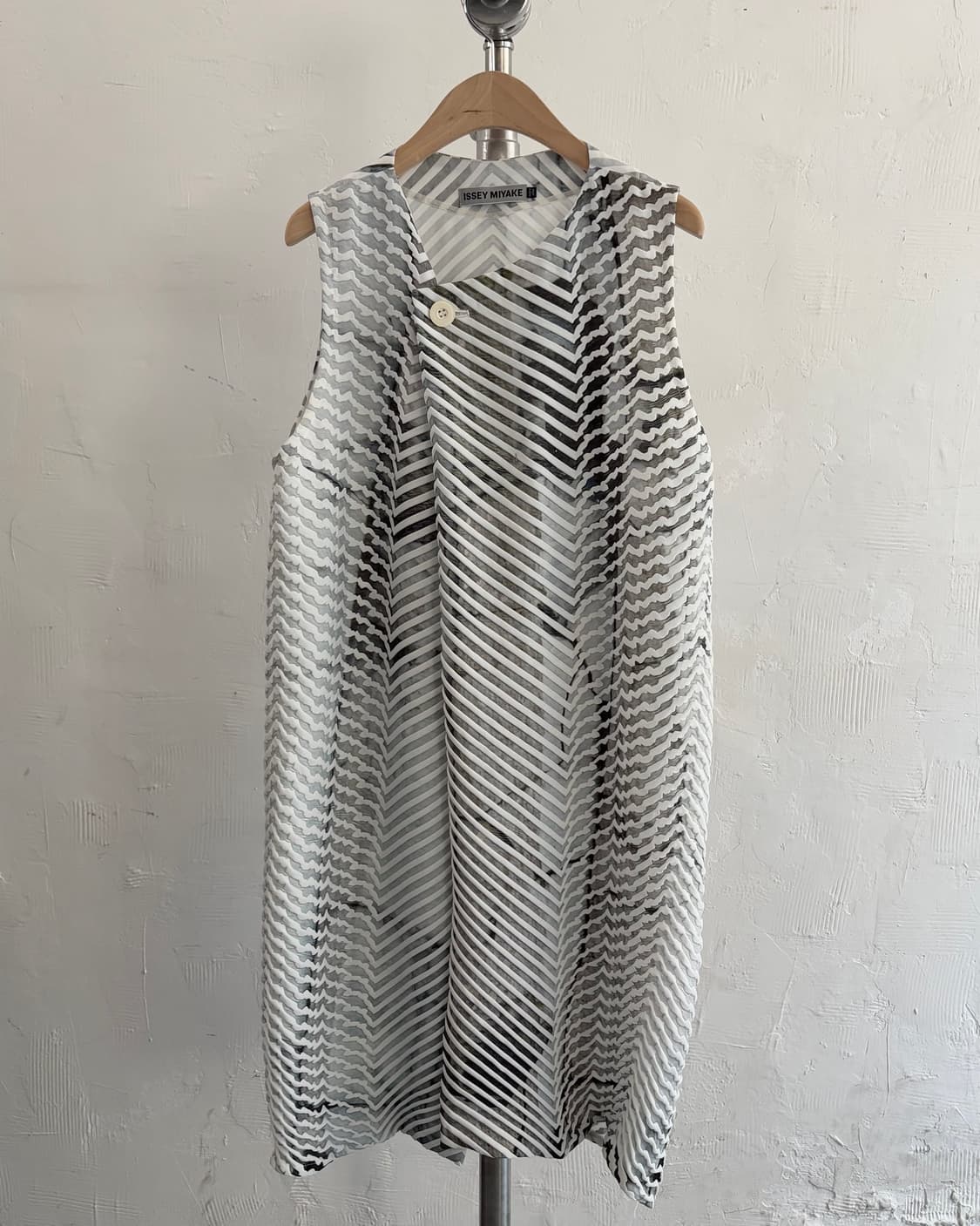 ISSEY MIYAKE 이세이미야케 화이트 플리츠 탑 상품이미지3