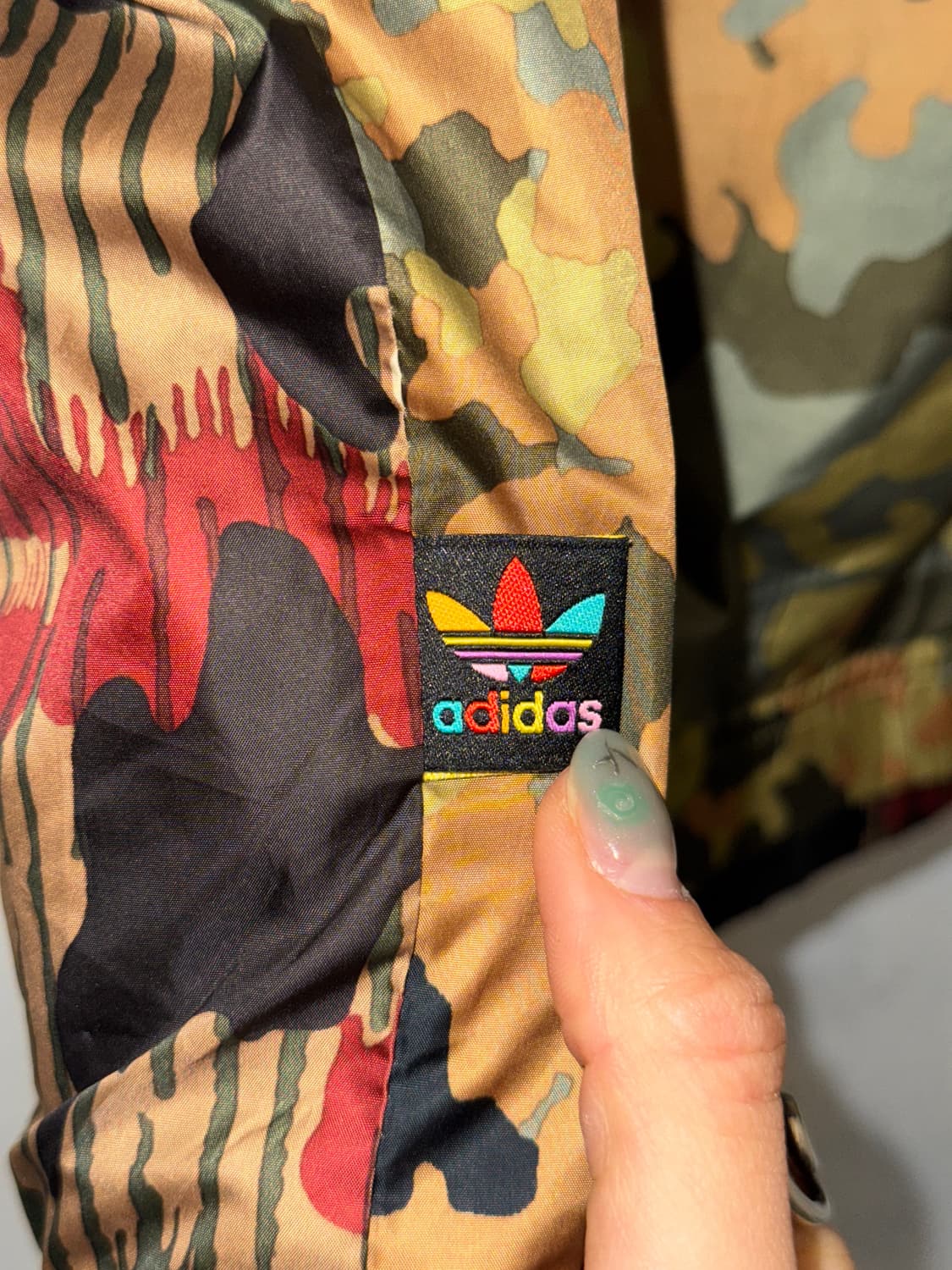 Adidas 아디다스 퍼렐 휴 카모 윈드브레이커 상품이미지10